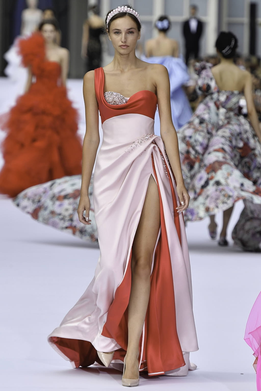 Fashion Week Paris Fall/Winter 2019 look 46 from the Ralph & Russo collection couture
