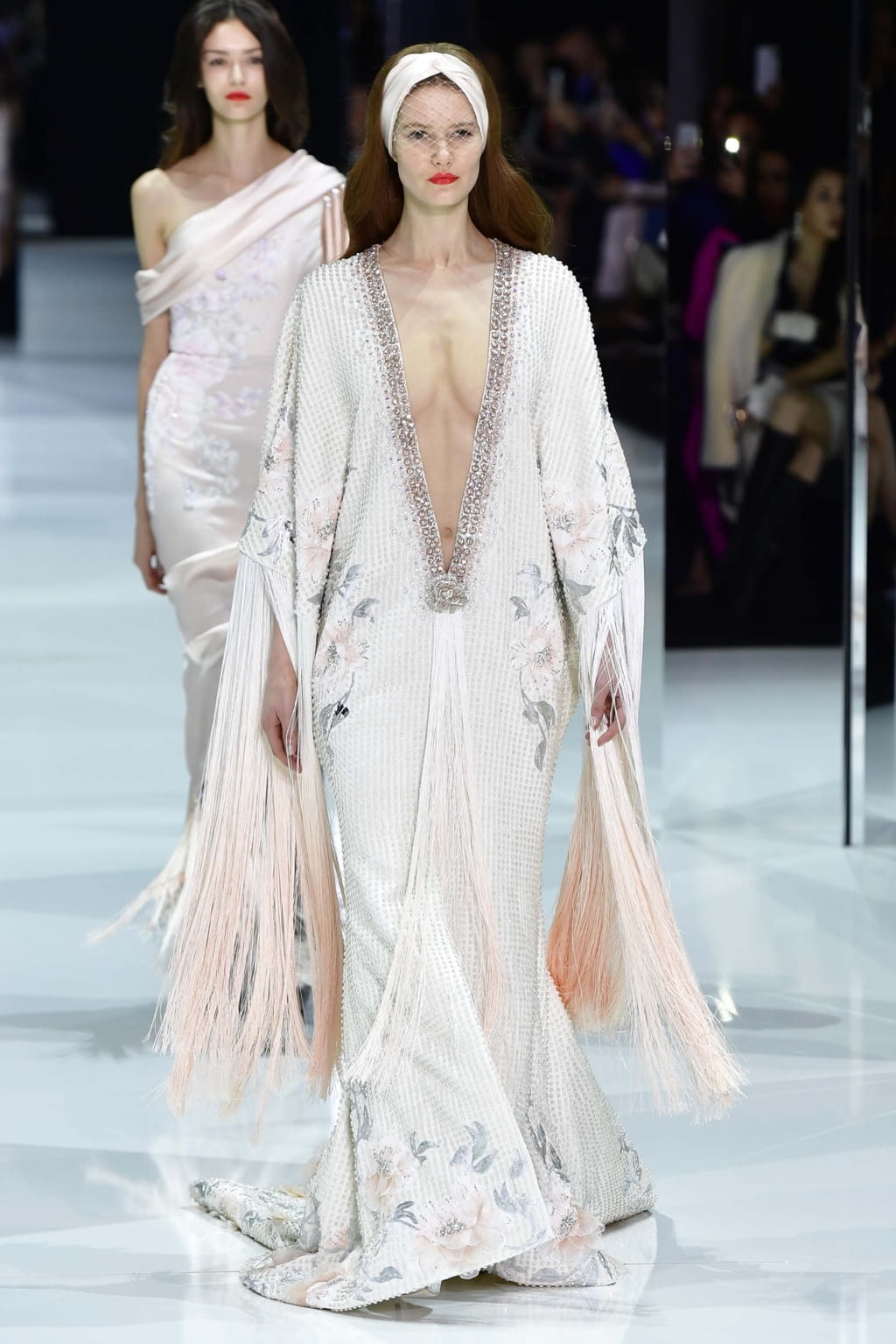 Fashion Week Paris Spring/Summer 2018 look 1 from the Ralph & Russo collection couture