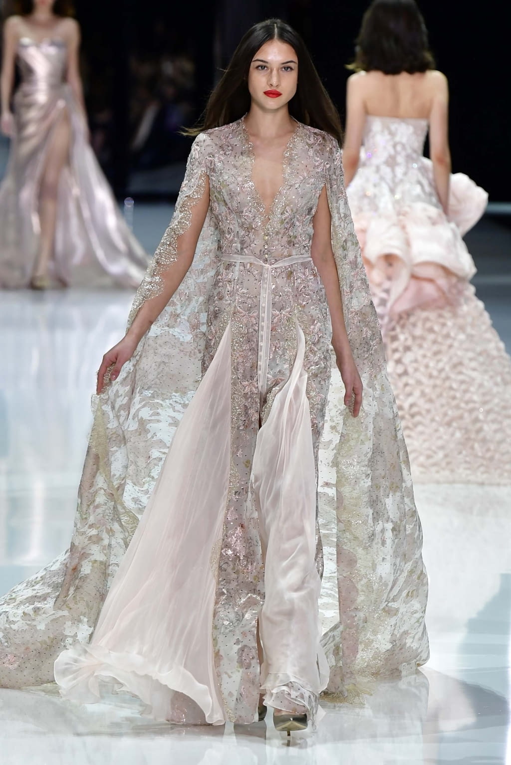 Fashion Week Paris Spring/Summer 2018 look 30 from the Ralph & Russo collection couture
