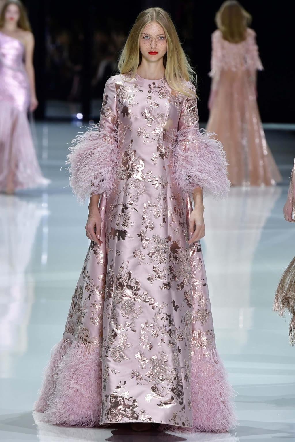 Fashion Week Paris Spring/Summer 2018 look 35 from the Ralph & Russo collection 高级定制