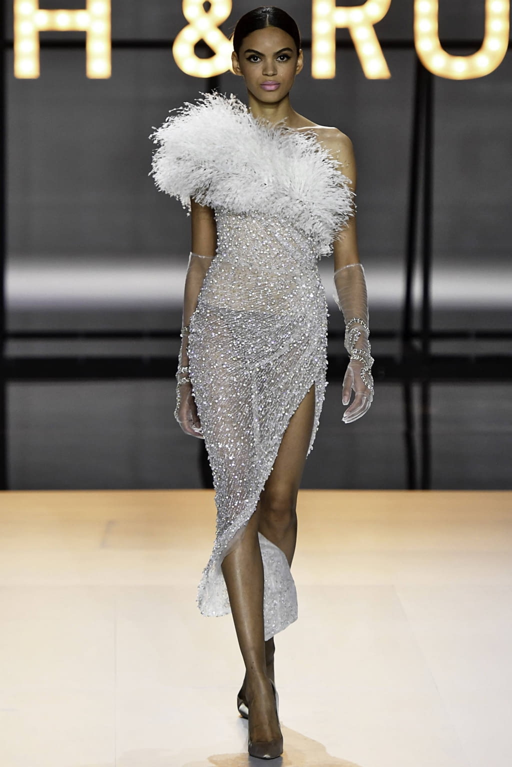 Fashion Week Paris Spring/Summer 2019 look 14 from the Ralph & Russo collection couture