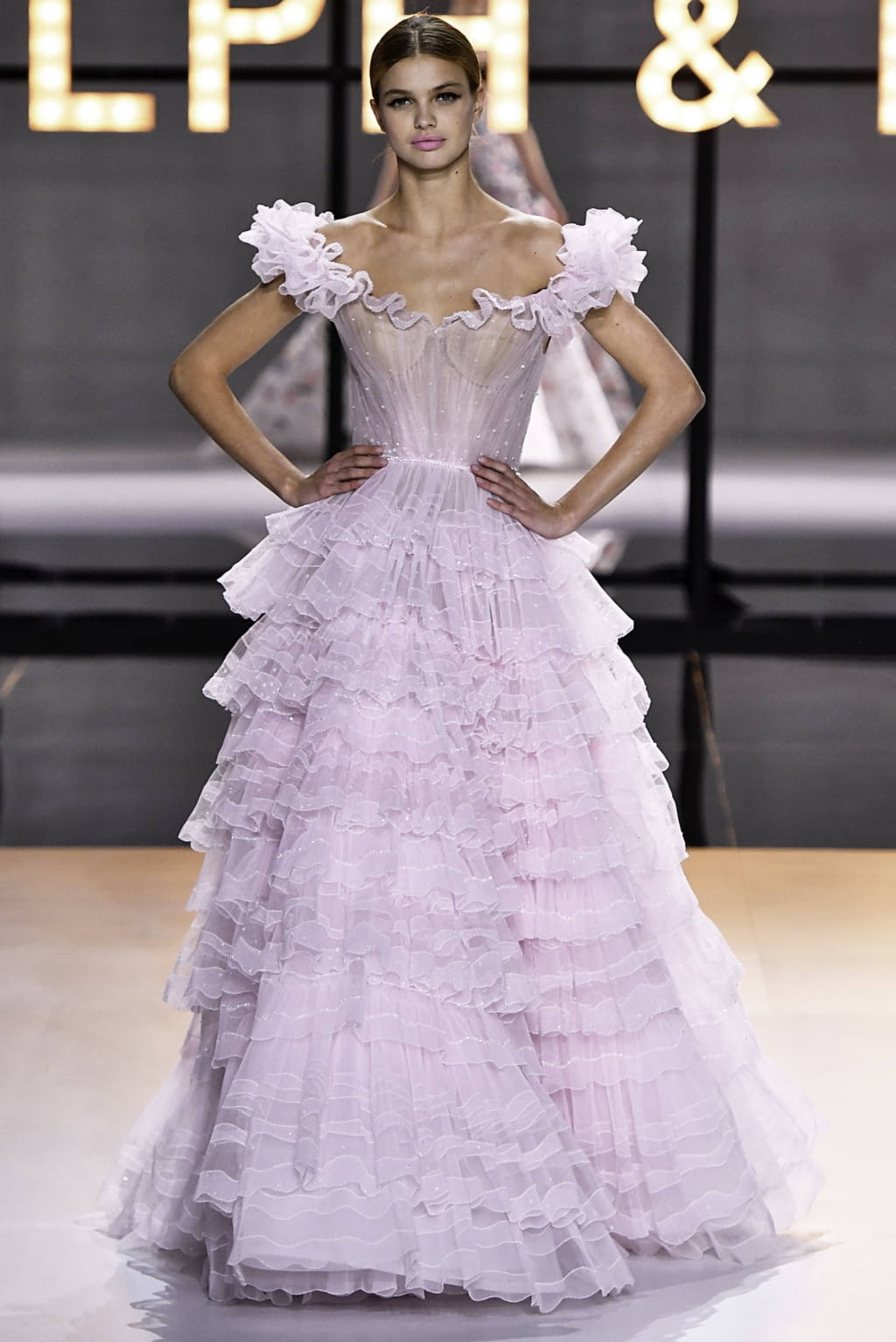 Fashion Week Paris Spring/Summer 2019 look 25 from the Ralph & Russo collection couture