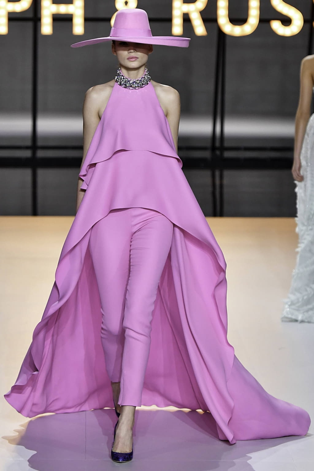 Fashion Week Paris Spring/Summer 2019 look 32 from the Ralph & Russo collection couture