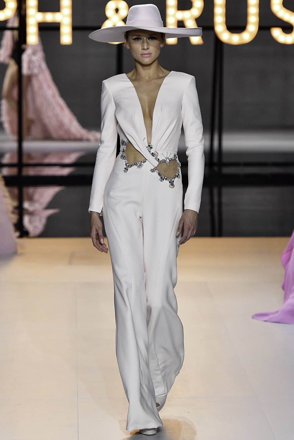 Fashion Week Paris Spring/Summer 2019 look 36 from the Ralph & Russo collection couture