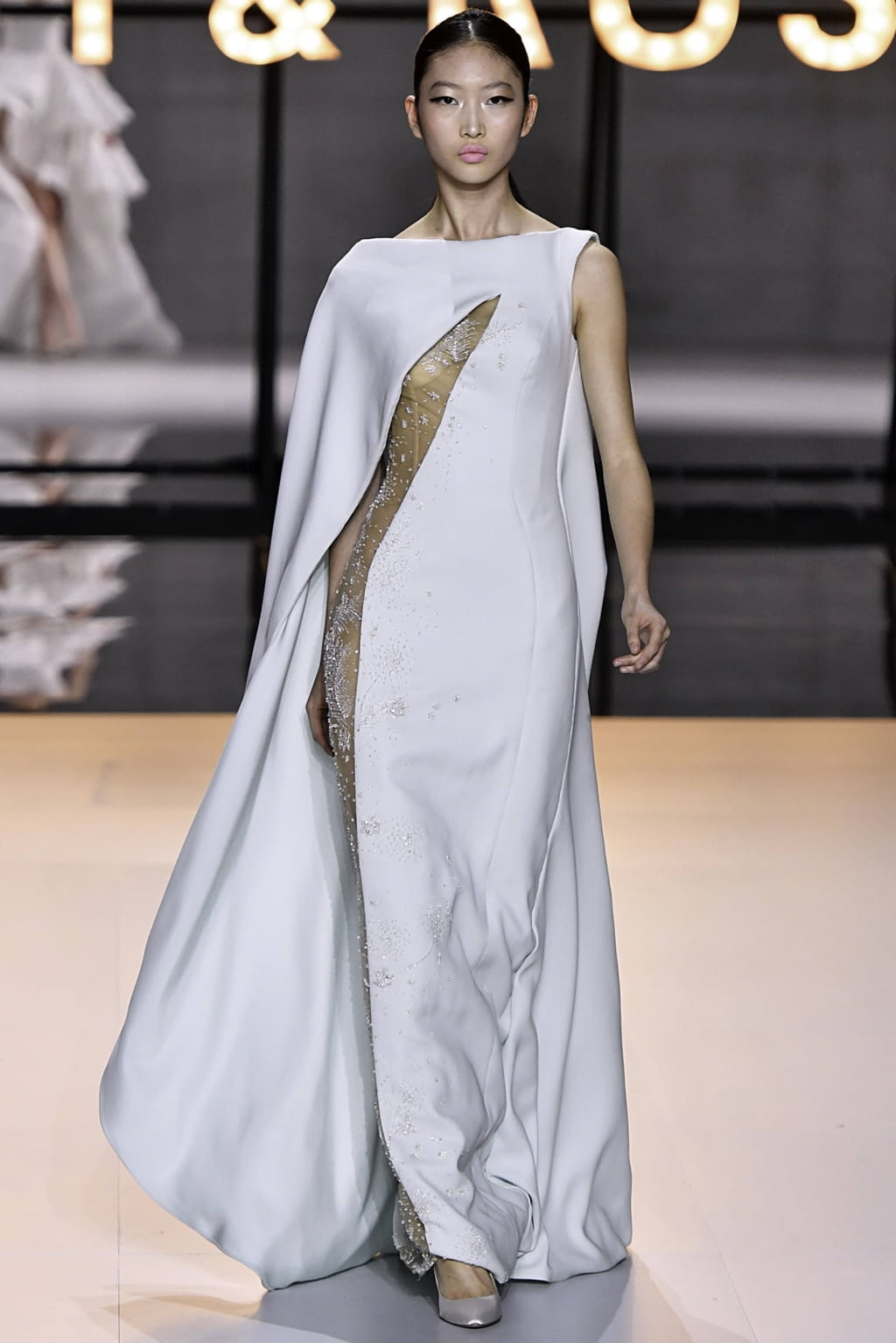 Fashion Week Paris Spring/Summer 2019 look 48 from the Ralph & Russo collection couture