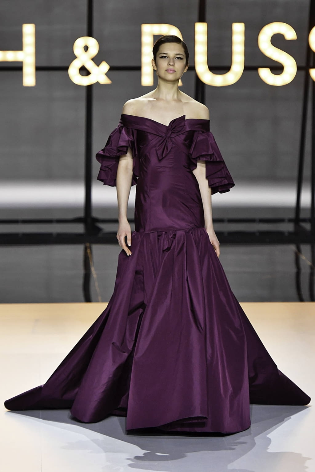 Fashion Week Paris Spring/Summer 2019 look 50 from the Ralph & Russo collection 高级定制