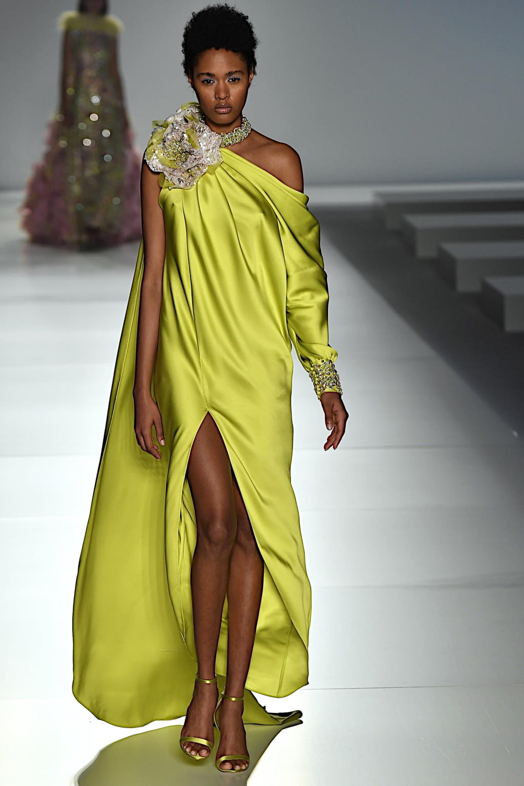 Fashion Week Paris Spring/Summer 2020 look 8 from the Ralph & Russo collection couture