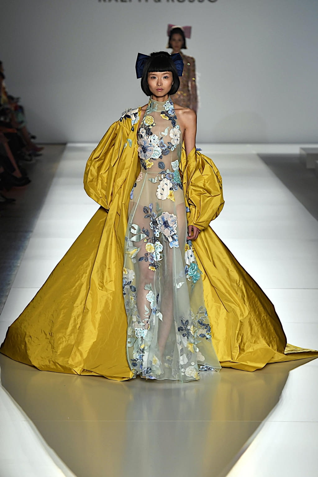 Fashion Week Paris Spring/Summer 2020 look 40 from the Ralph & Russo collection couture