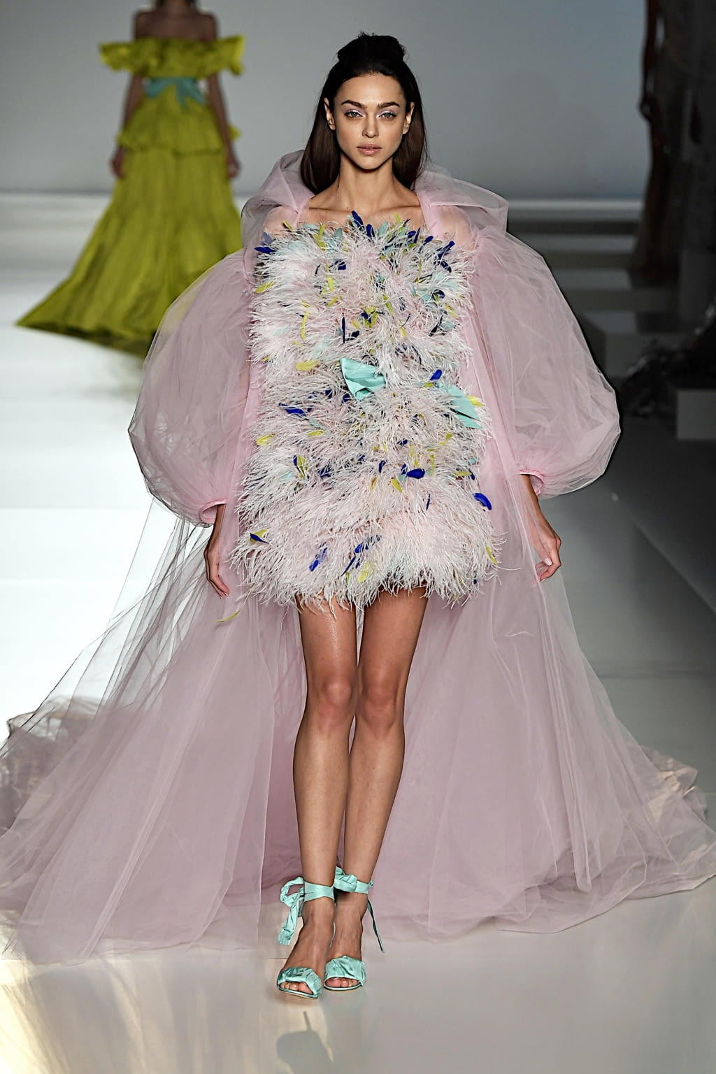Fashion Week Paris Spring/Summer 2020 look 43 de la collection Ralph & Russo couture