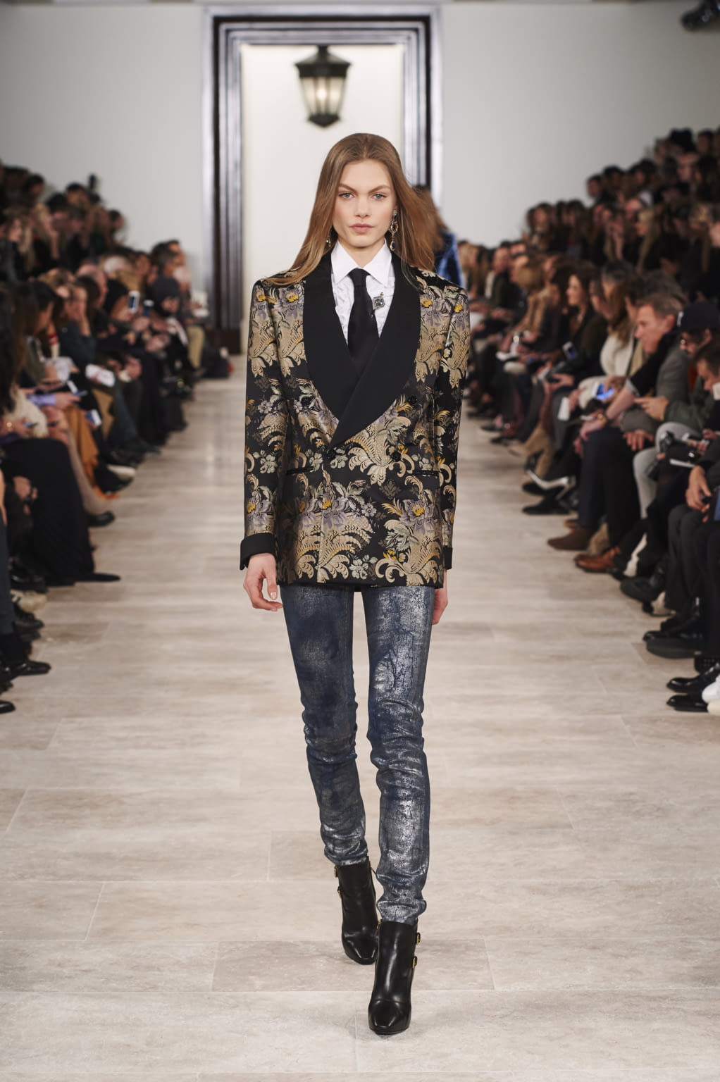 Fashion Week New York Fall/Winter 2016 look 69 from the Ralph Lauren collection womenswear