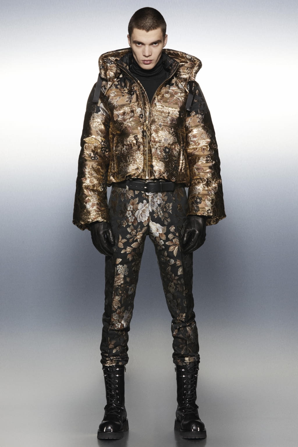 Fashion Week Milan Fall/Winter 2022 look 12 from the Roberto Cavalli collection menswear