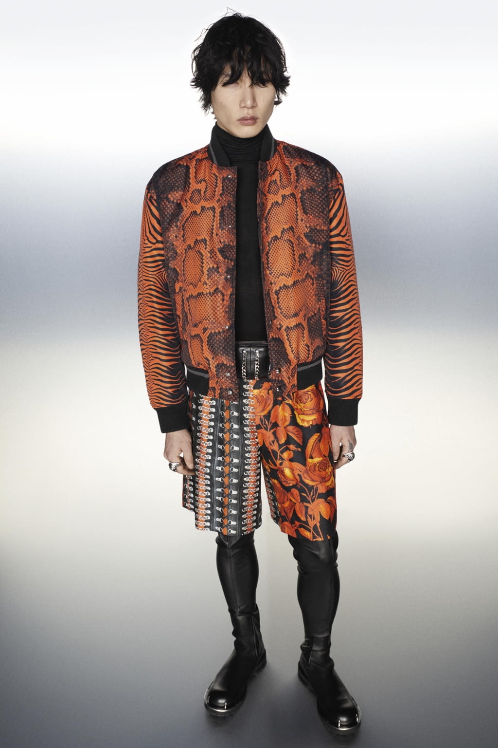 Fashion Week Milan Fall/Winter 2022 look 22 from the Roberto Cavalli collection 男装