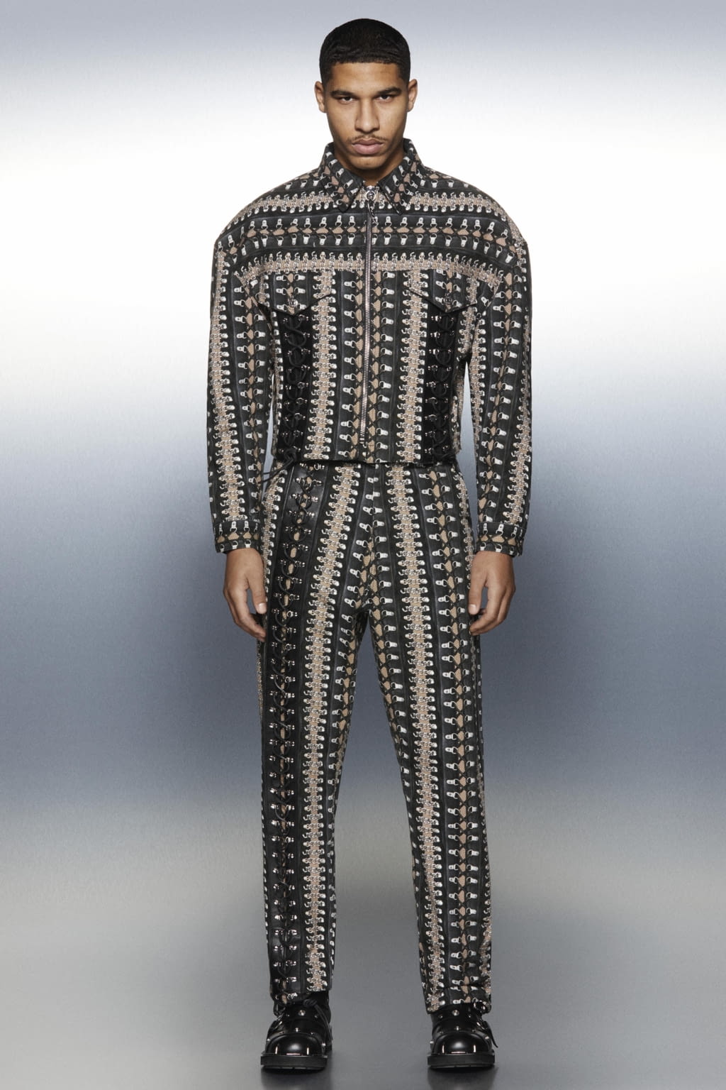 Fashion Week Milan Fall/Winter 2022 look 51 de la collection Roberto Cavalli menswear