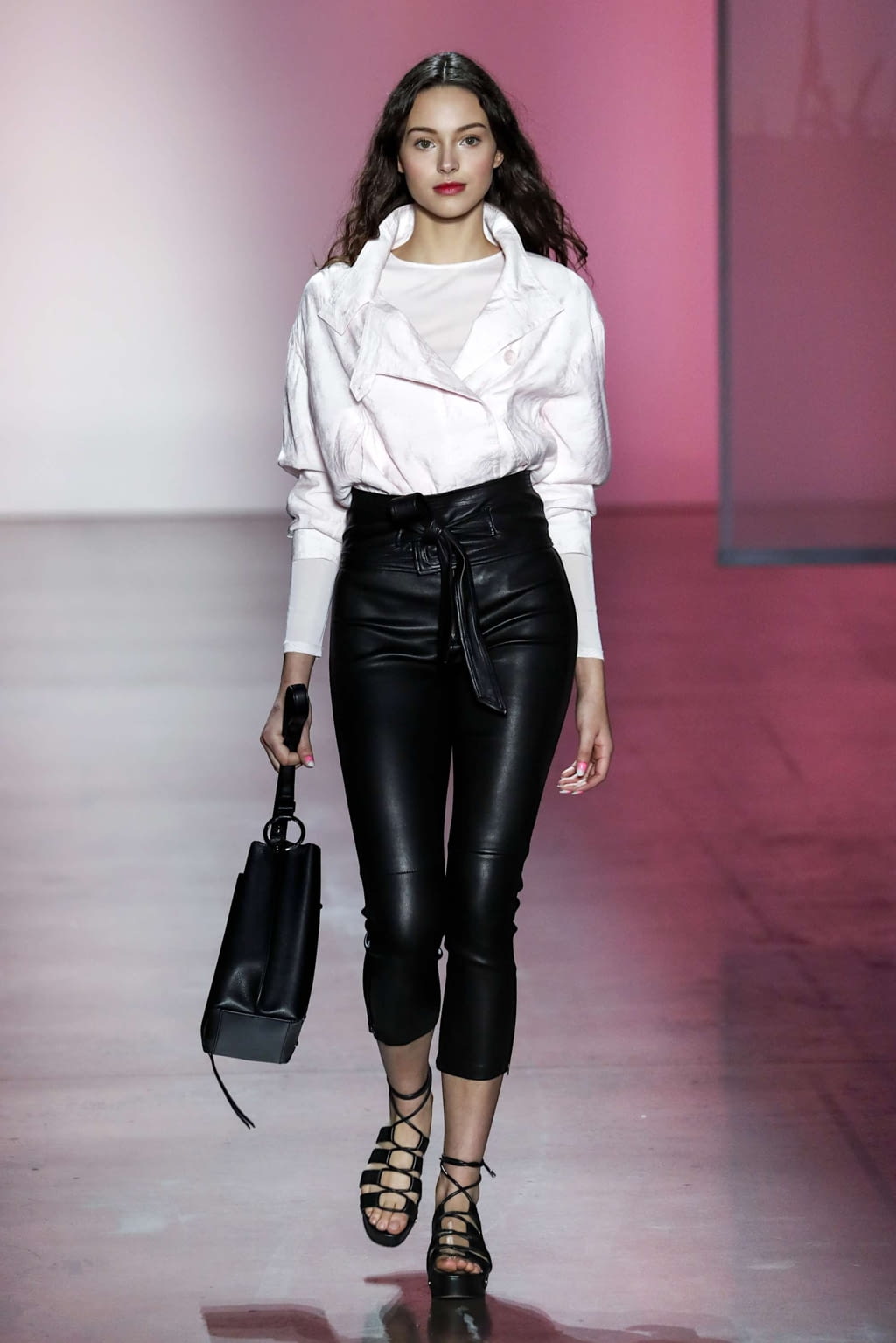 Fashion Week New York Fall/Winter 2019 look 3 from the Rebecca Minkoff collection 女装