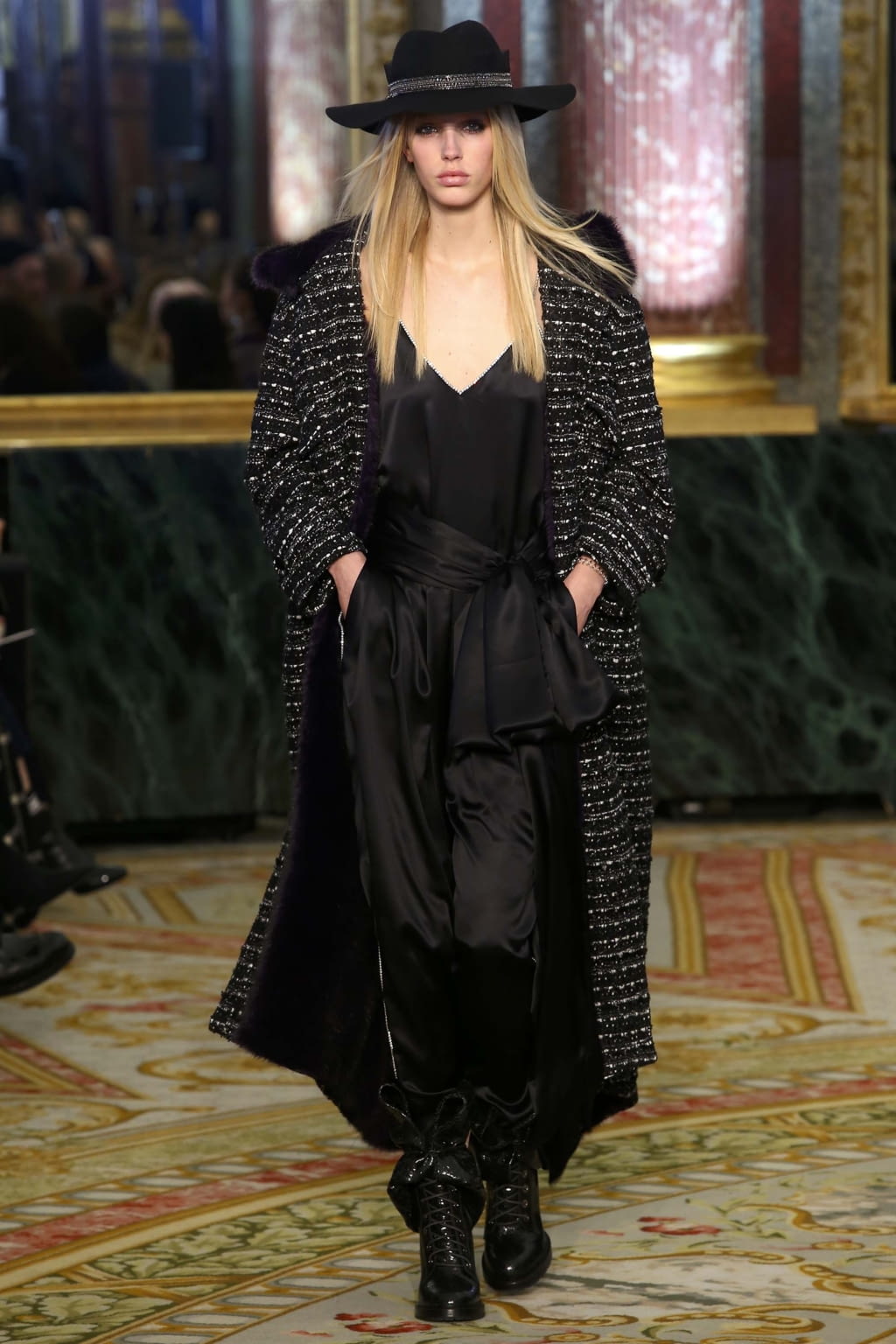Fashion Week Paris Fall/Winter 2018 look 10 from the Redemption collection womenswear