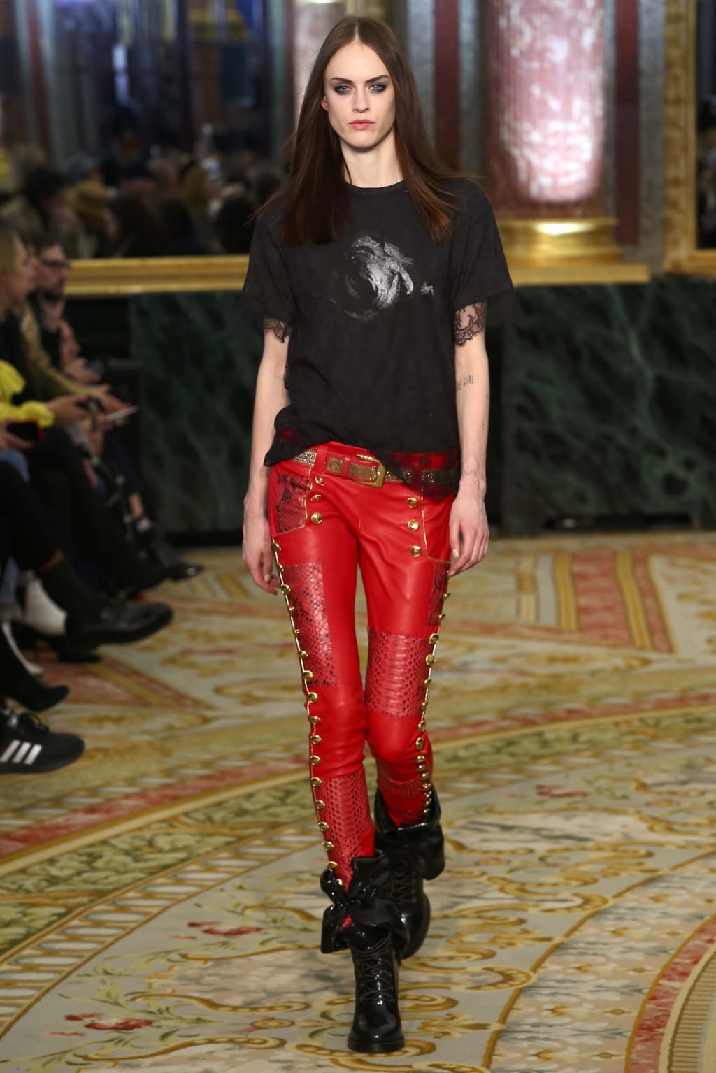 Fashion Week Paris Fall/Winter 2018 look 14 from the Redemption collection 女装
