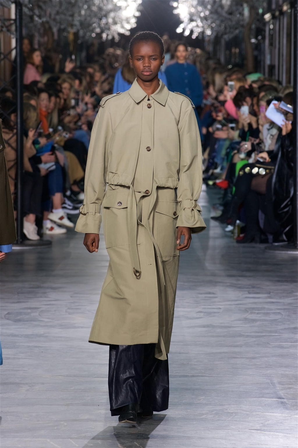 Fashion Week London Fall/Winter 2018 look 5 from the Rejina Pyo collection 女装