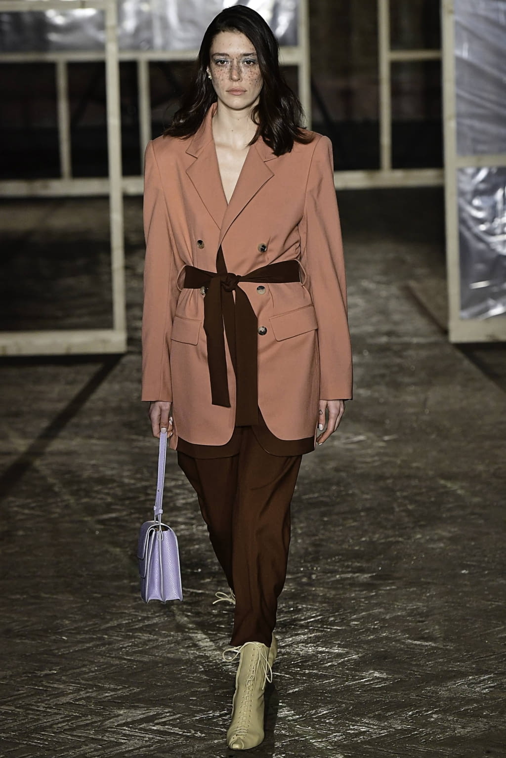 Fashion Week London Fall/Winter 2019 look 17 from the Rejina Pyo collection 女装