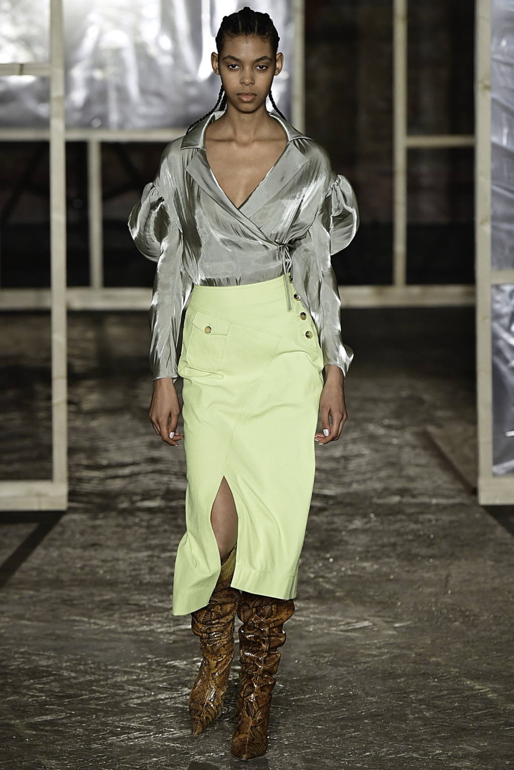 Fashion Week London Fall/Winter 2019 look 23 from the Rejina Pyo collection 女装