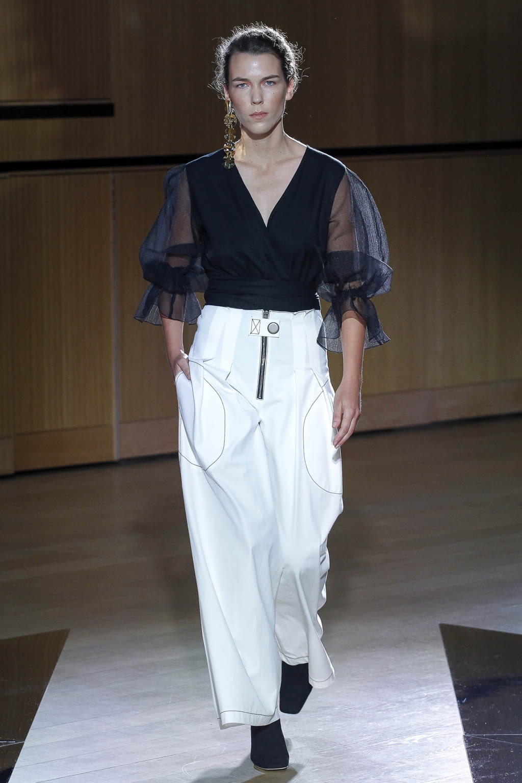 Fashion Week London Spring/Summer 2018 look 30 from the Rejina Pyo collection womenswear