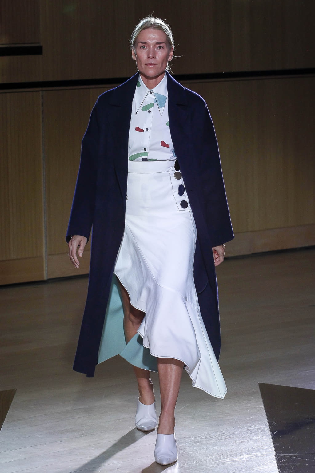 Fashion Week London Spring/Summer 2018 look 15 from the Rejina Pyo collection 女装