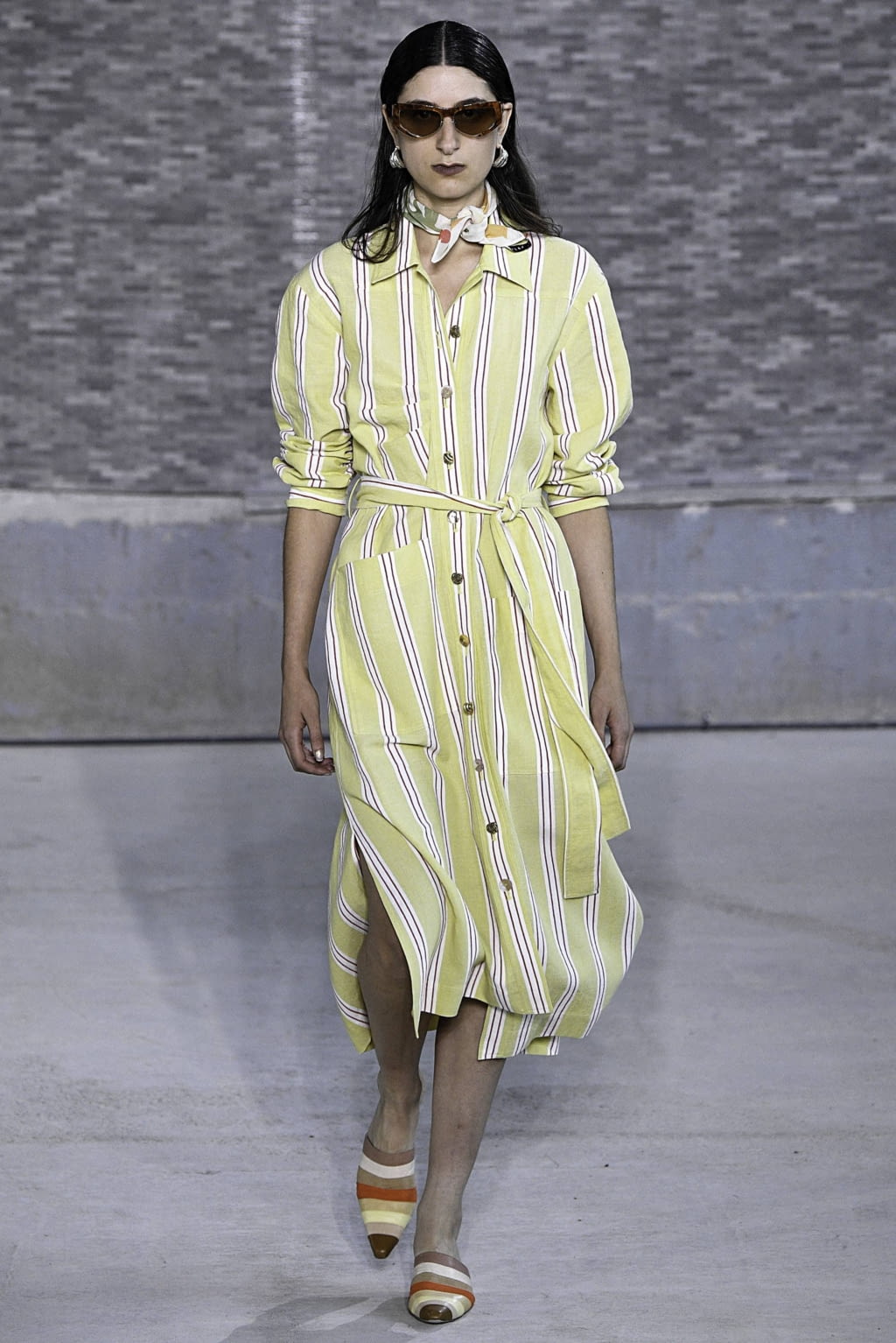 Fashion Week London Spring/Summer 2019 look 23 from the Rejina Pyo collection womenswear