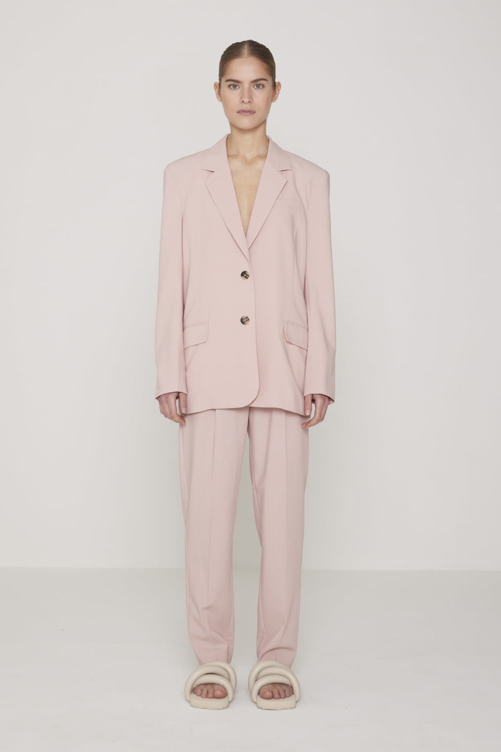 Fashion Week Copenhagen Pre-Fall 2022 look 27 from the REMAIN collection 女装