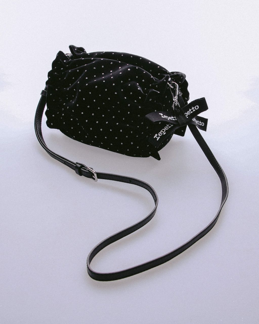 Fashion Week Paris Spring/Summer 2025 look 88 from the Repetto collection womenswear accessories