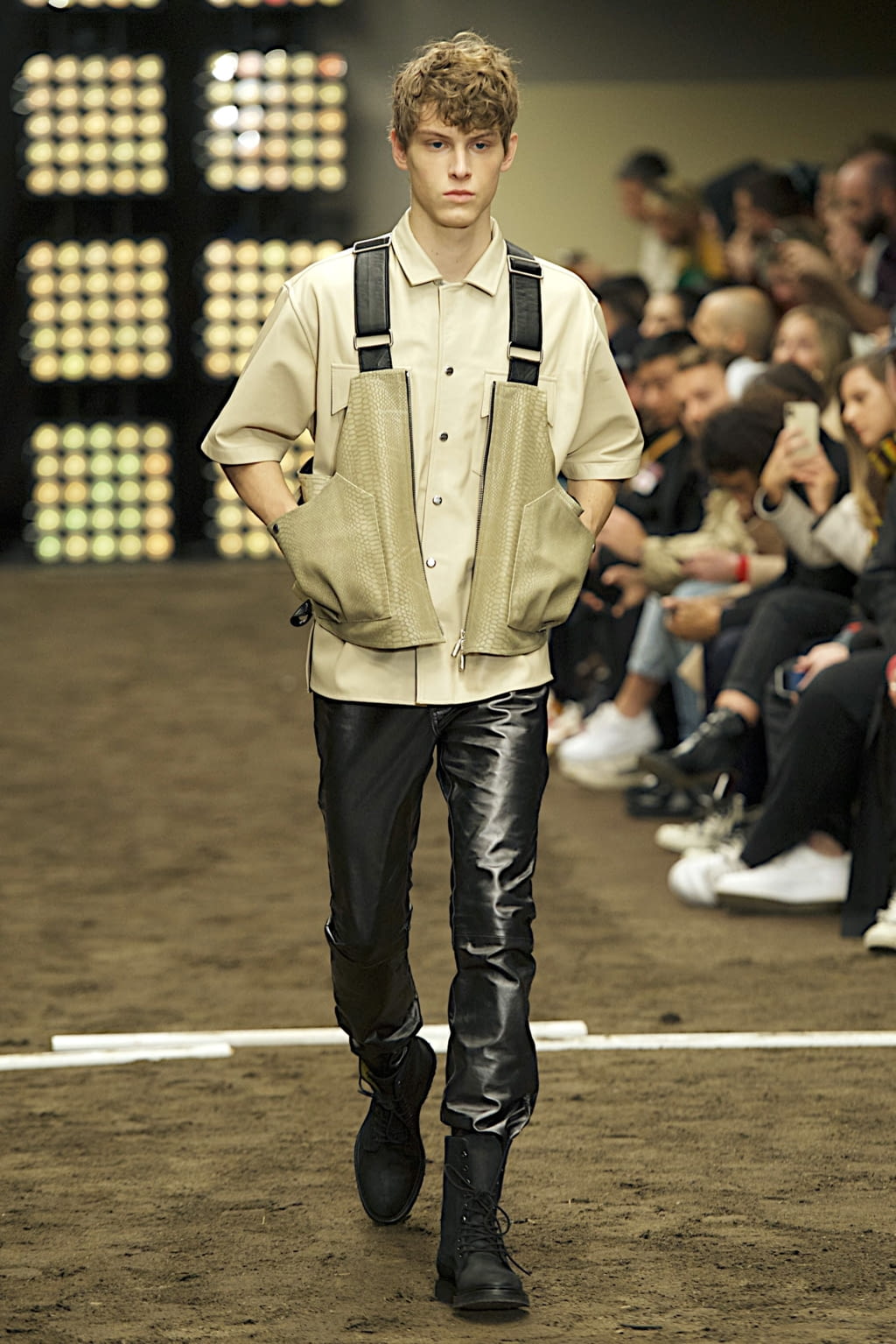 Fashion Week Paris Fall/Winter 2020 look 11 de la collection Rhude menswear
