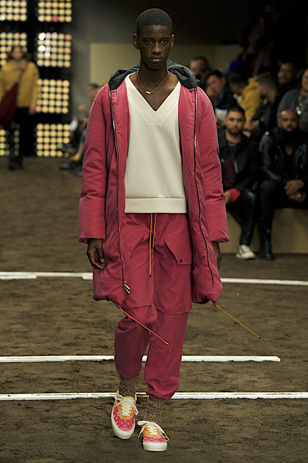 Fashion Week Paris Fall/Winter 2020 look 19 de la collection Rhude menswear