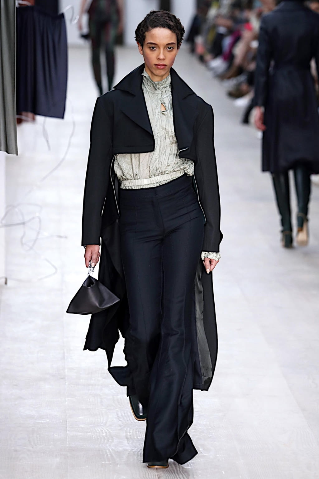 Fashion Week London Fall/Winter 2020 look 2 from the Richard Malone collection womenswear