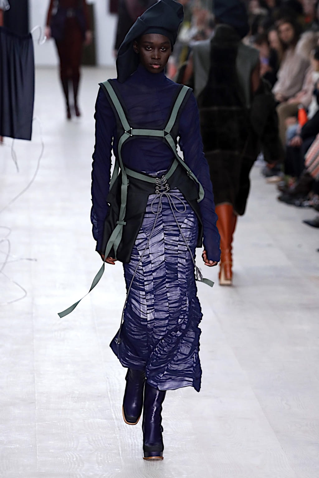 Fashion Week London Fall/Winter 2020 look 7 de la collection Richard Malone womenswear