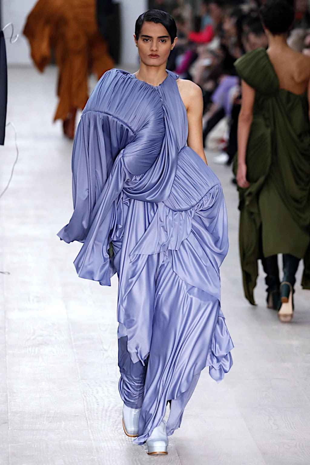 Fashion Week London Fall/Winter 2020 look 25 from the Richard Malone collection womenswear