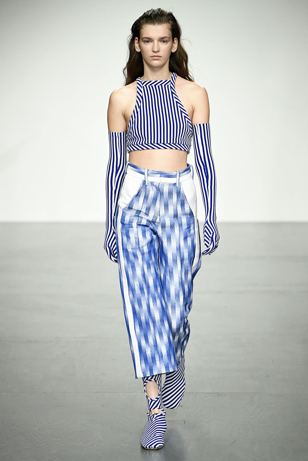 Fashion Week London Spring/Summer 2018 look 15 from the Richard Malone collection womenswear