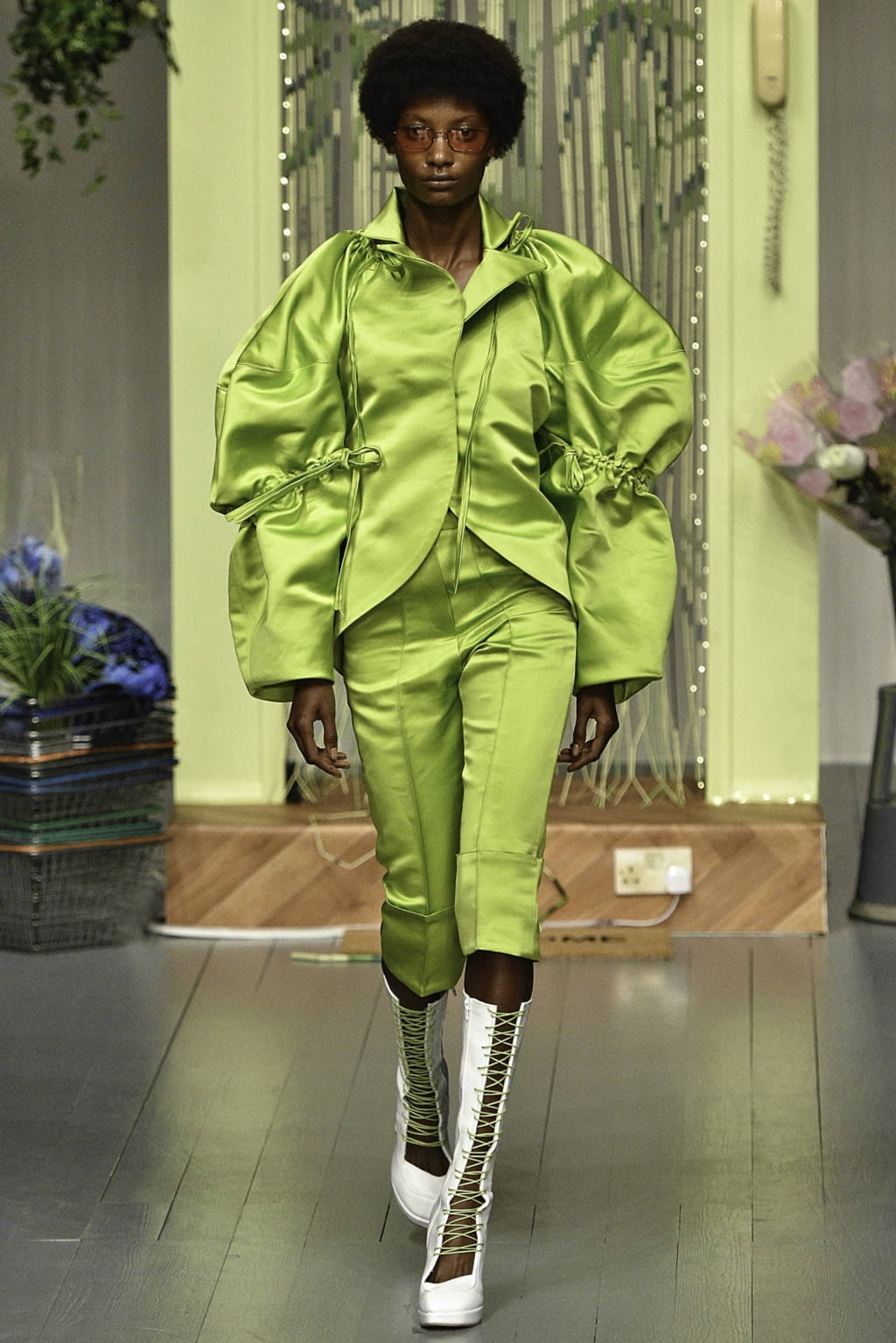 Fashion Week London Spring/Summer 2019 look 30 from the Richard Malone collection 女装