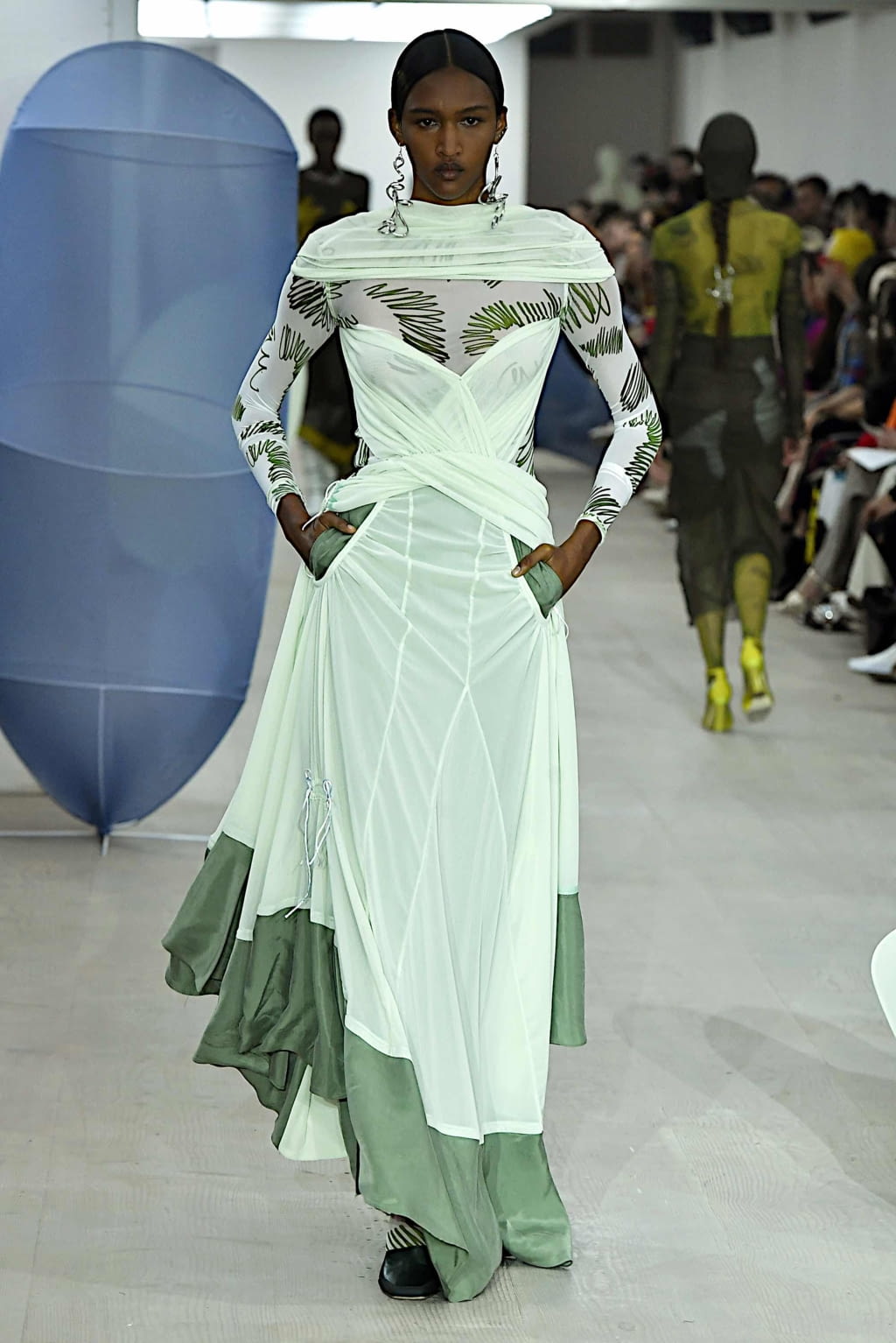 Fashion Week London Spring/Summer 2020 look 27 from the Richard Malone collection womenswear