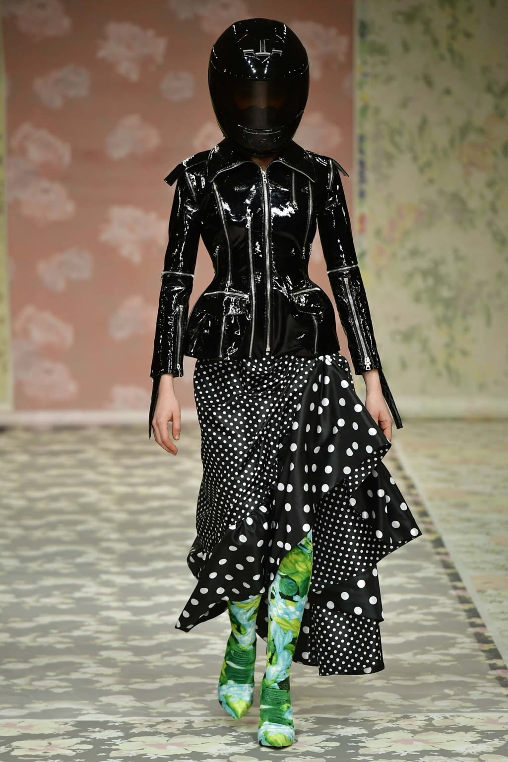 Fashion Week London Fall/Winter 2018 look 17 from the Richard Quinn collection womenswear