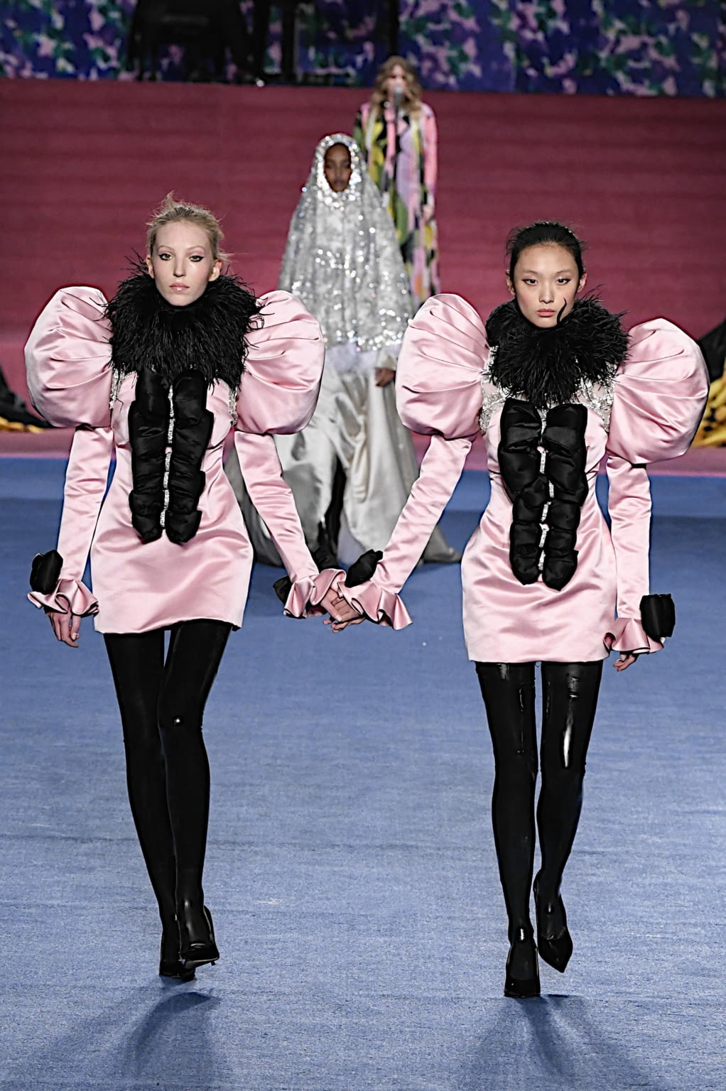 Fashion Week London Fall/Winter 2020 look 53 de la collection Richard Quinn womenswear