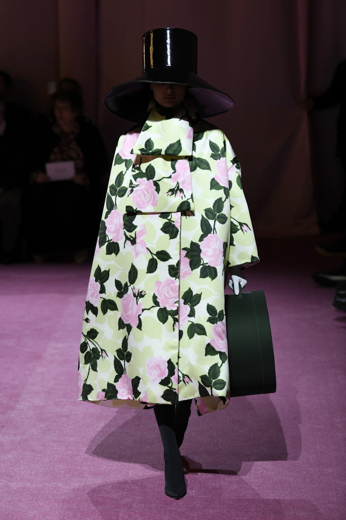 Fashion Week London Fall/Winter 2022 look 4 de la collection Richard Quinn womenswear