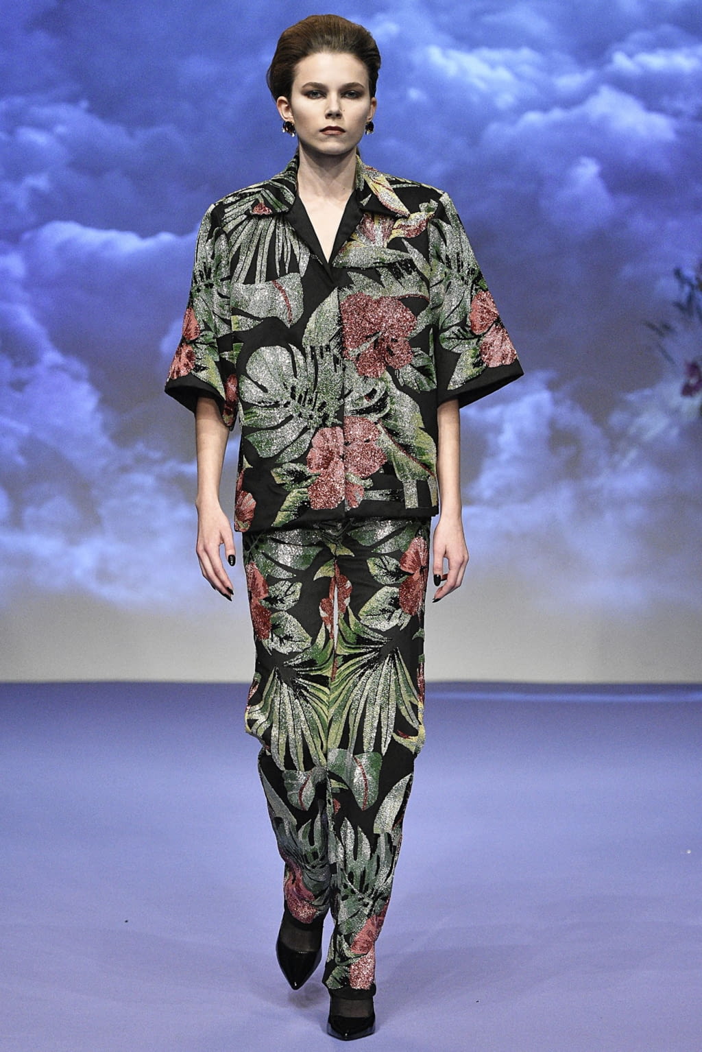 Fashion Week London Spring/Summer 2019 look 15 from the Richard Quinn collection 女装