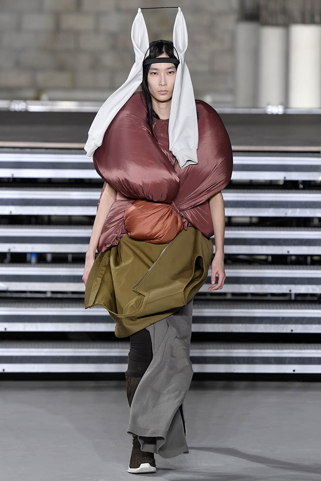 Fashion Week Paris Fall/Winter 2017 look 10 from the Rick Owens collection womenswear