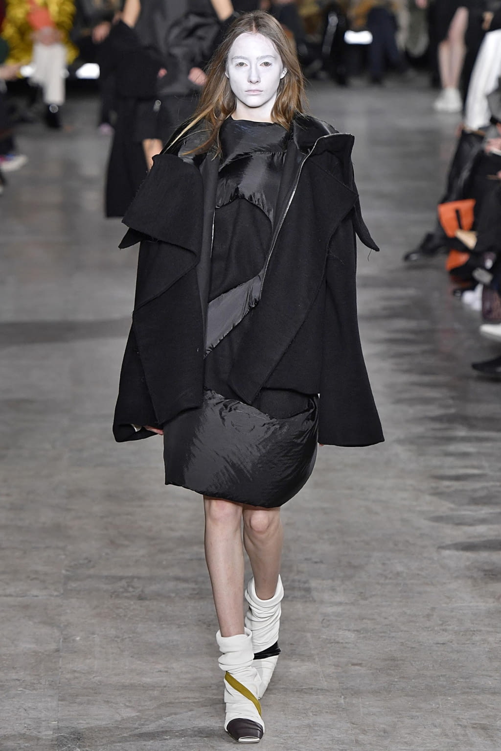 Fashion Week Paris Fall/Winter 2018 look 21 from the Rick Owens collection womenswear