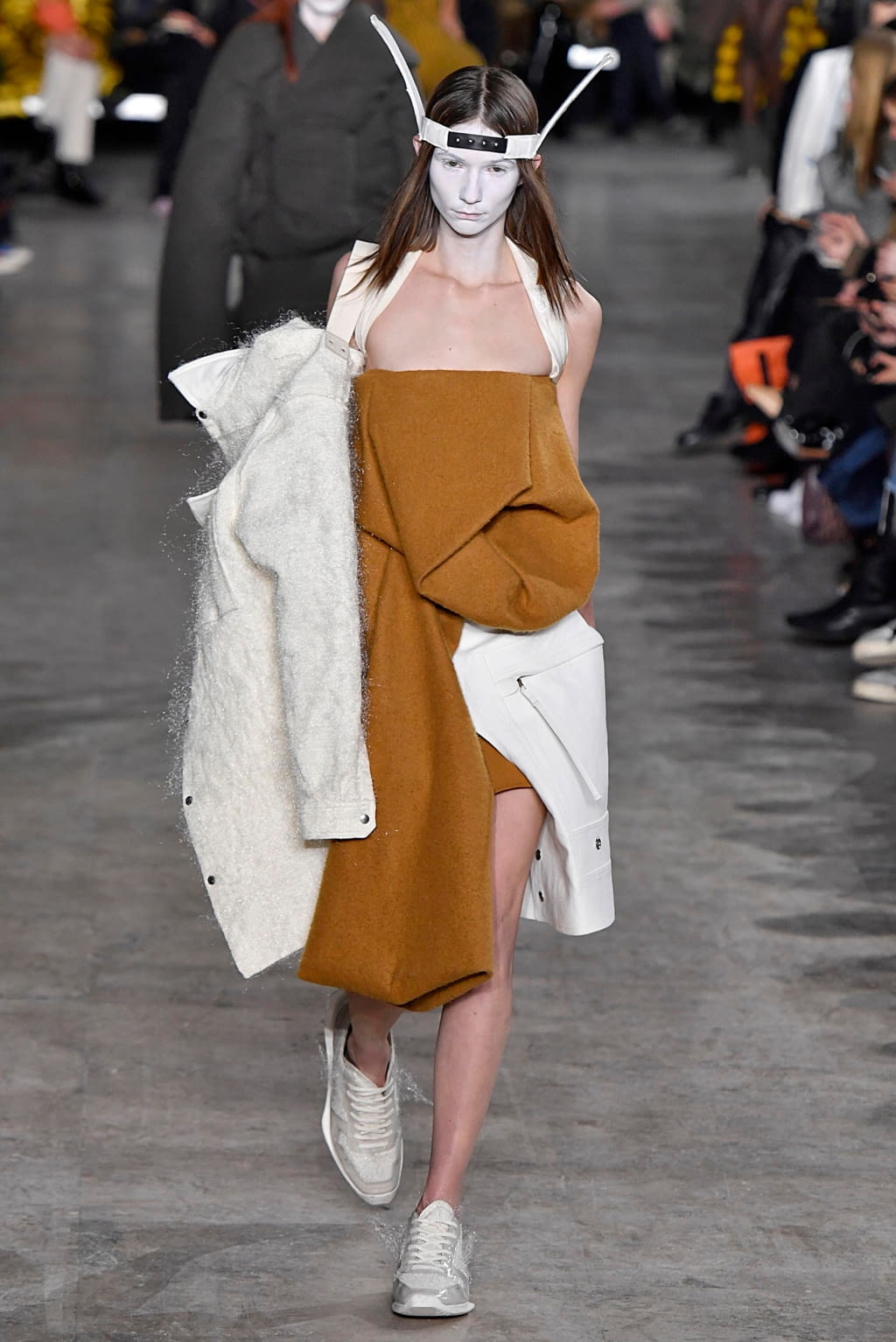 Fashion Week Paris Fall/Winter 2018 look 32 from the Rick Owens collection womenswear