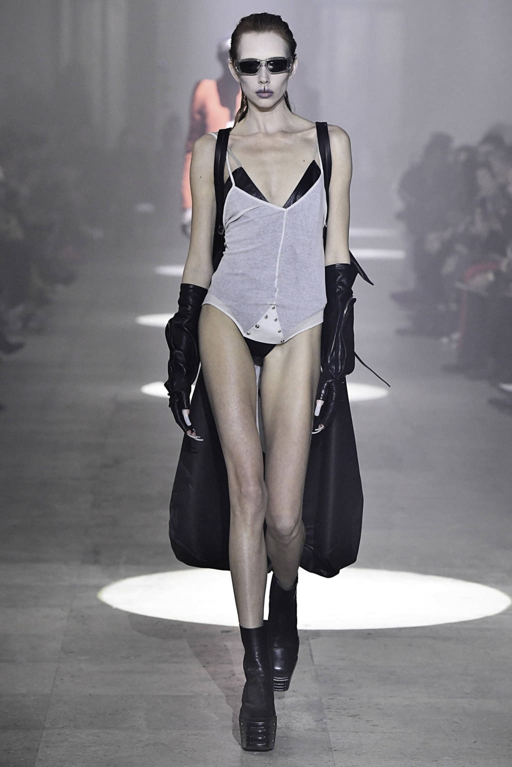 Fashion Week Paris Fall/Winter 2019 look 3 from the Rick Owens collection 女装
