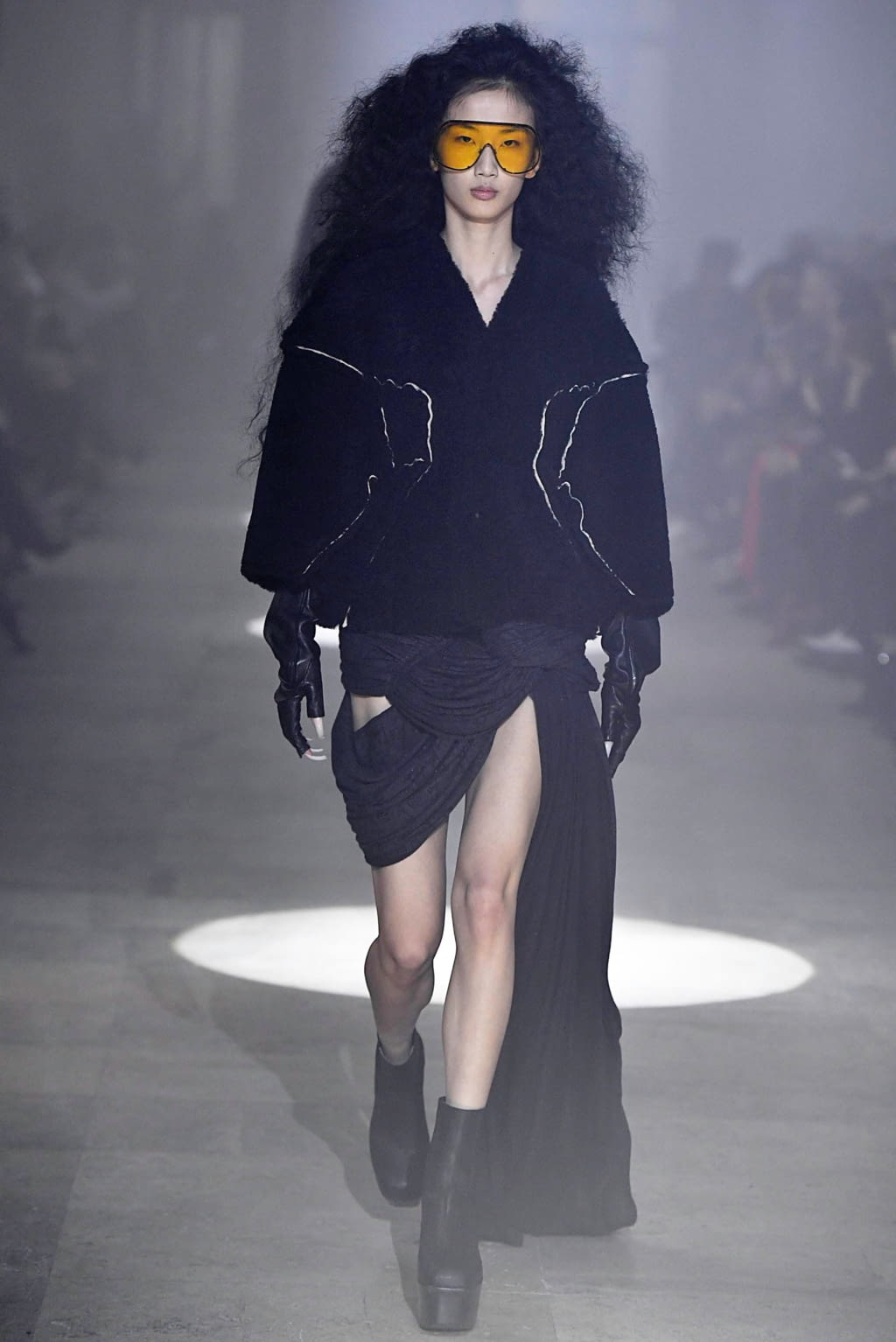 Fashion Week Paris Fall/Winter 2019 look 30 from the Rick Owens collection womenswear
