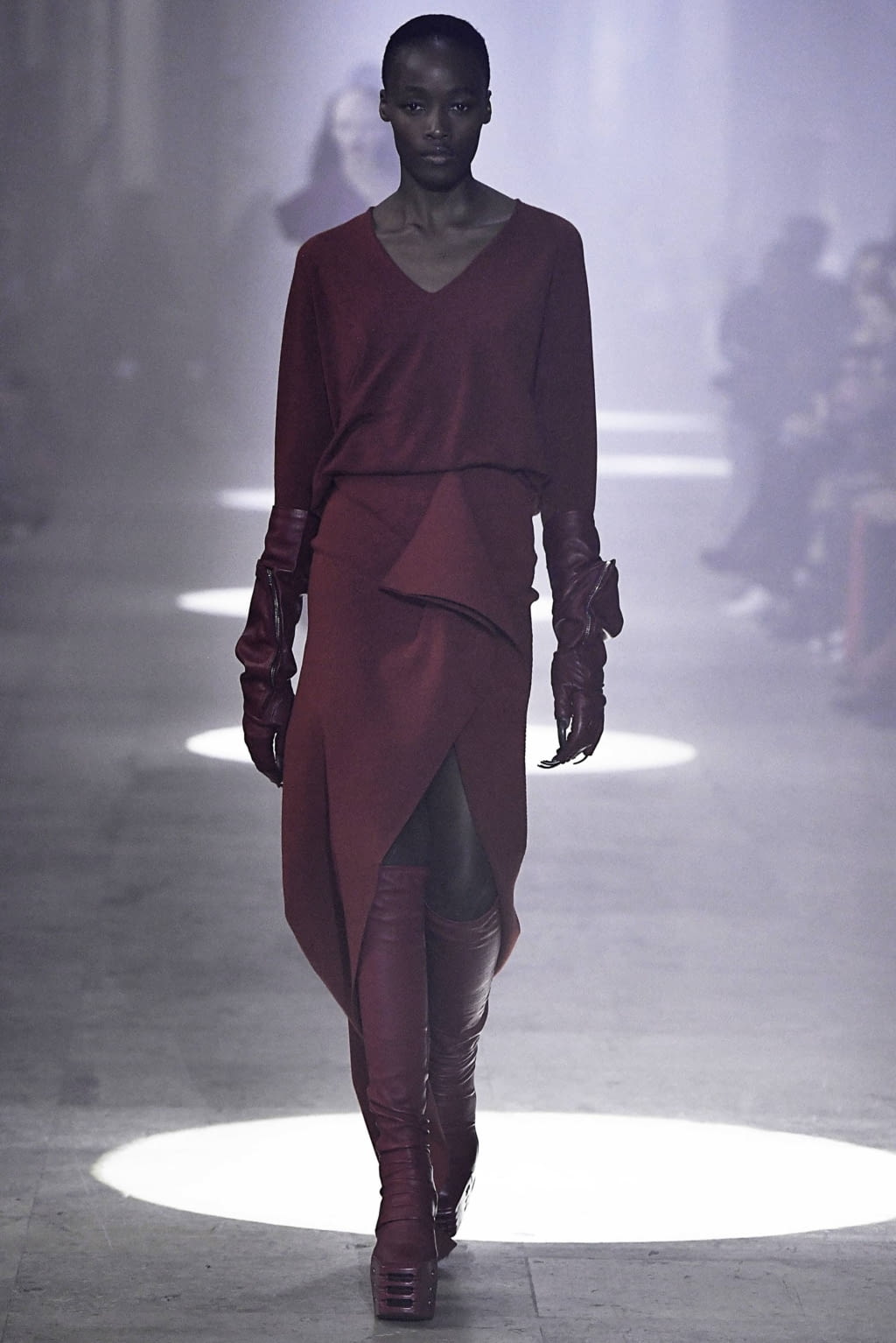 Fashion Week Paris Fall/Winter 2019 look 40 from the Rick Owens collection womenswear