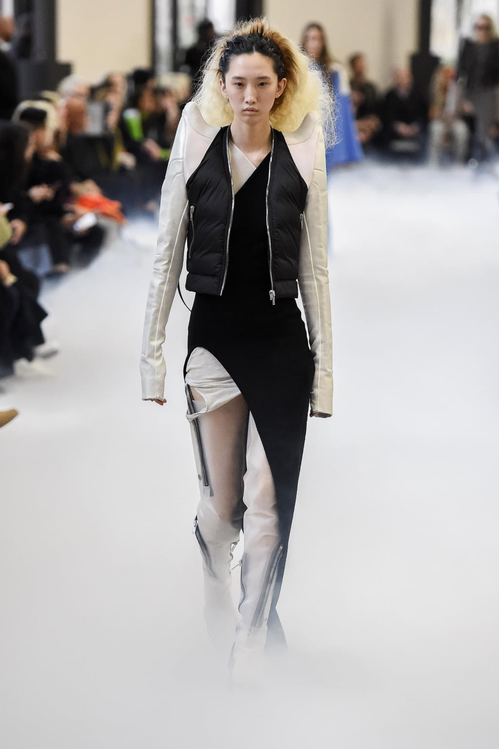 Fashion Week Paris Fall/Winter 2020 look 16 from the Rick Owens collection womenswear