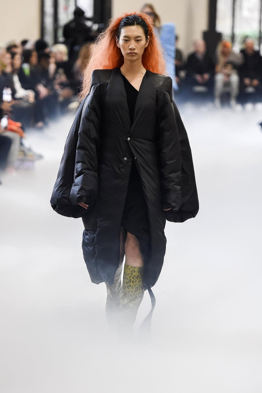 Fashion Week Paris Fall/Winter 2020 look 25 from the Rick Owens collection 女装
