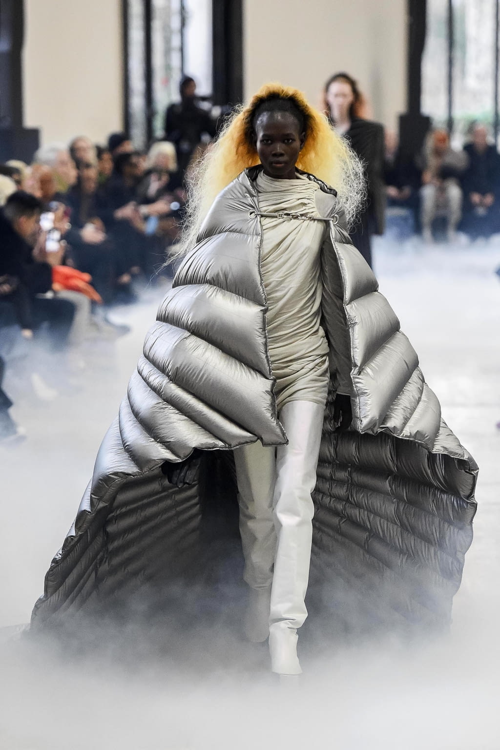Fashion Week Paris Fall/Winter 2020 look 38 from the Rick Owens collection 女装