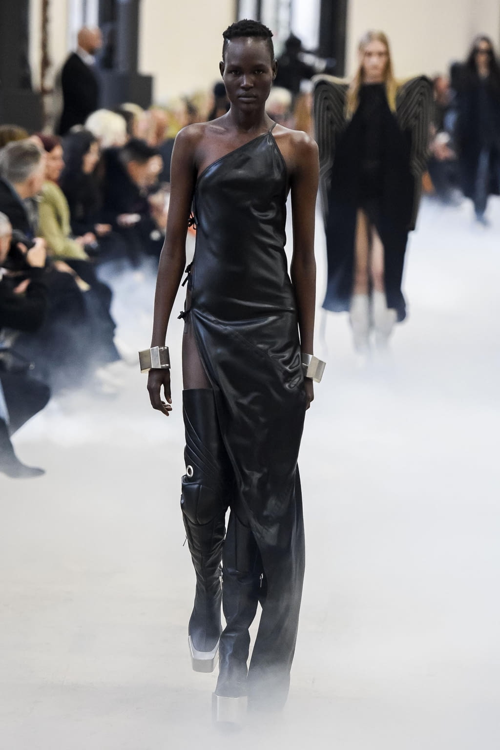 Fashion Week Paris Fall/Winter 2020 look 42 from the Rick Owens collection womenswear